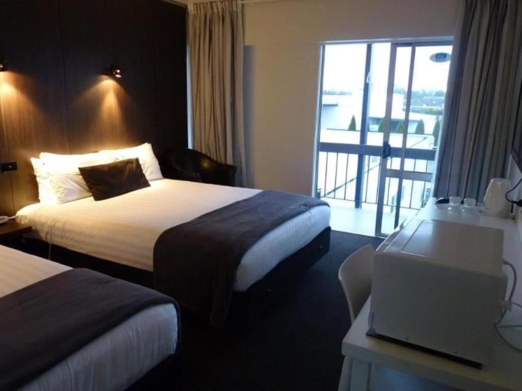 The Riccarton Hotel ไครสต์เชิร์ช ภายนอก รูปภาพ